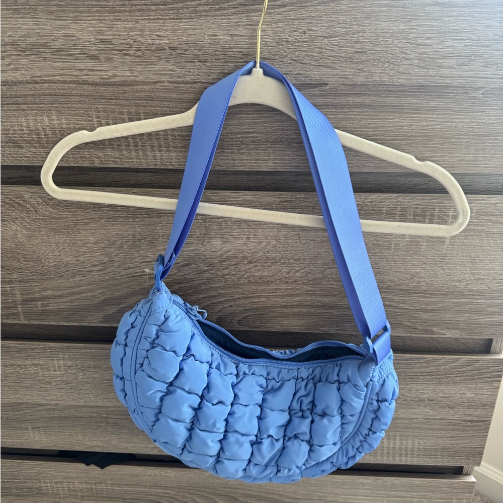 Blue puffer purse from wild fable